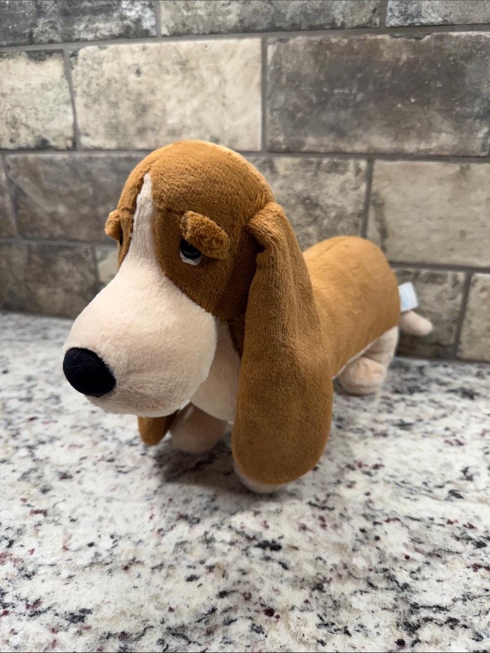 Jellycat Randall Basset Hound - Picture 2 of 9
